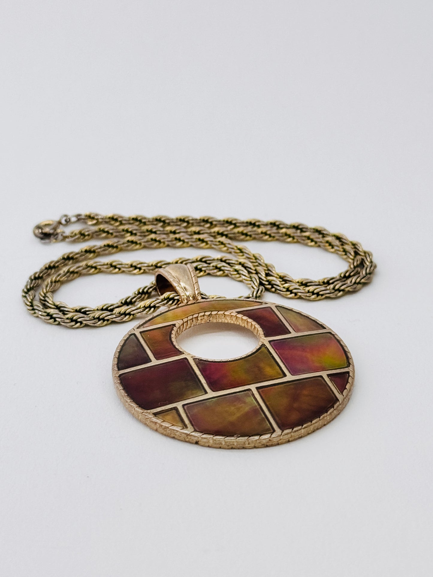 Multicolor reflective necklace